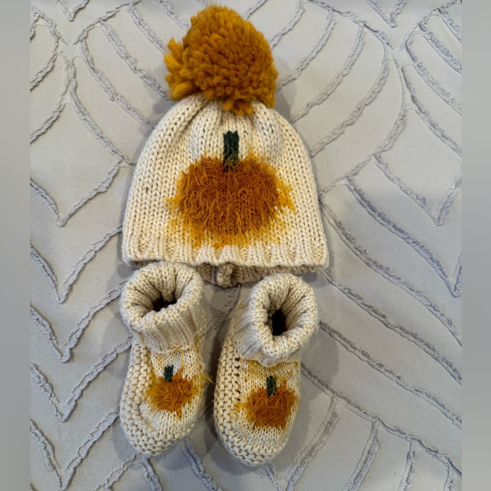 Little me hat and booties